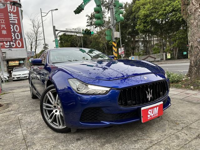 總代理 極品跑少原廠保養 愛馬仕內裝 電子懸吊 20吋鋁圈 跑車聲浪 愛馬仕樣式義大利真皮 保證超值  第4張相片