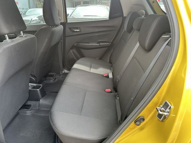 1.2油電新引擎! ACC跟車 盲點偵測 360度全車環景系統 全程原廠保養 僅跑四萬! 內容有詳細照片  第13張相片