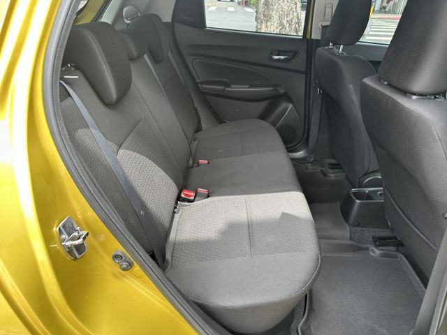 1.2油電新引擎! ACC跟車 盲點偵測 360度全車環景系統 全程原廠保養 僅跑四萬! 內容有詳細照片  第14張相片