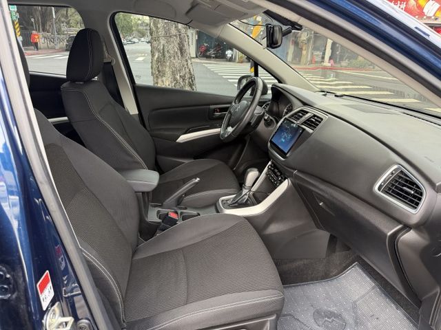 1.4渦輪 LED頭燈 防滑 六安 IKEY CARPLAY 超級滿配  第19張相片