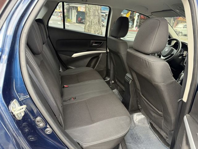 1.4渦輪 LED頭燈 防滑 六安 IKEY CARPLAY 超級滿配  第20張相片
