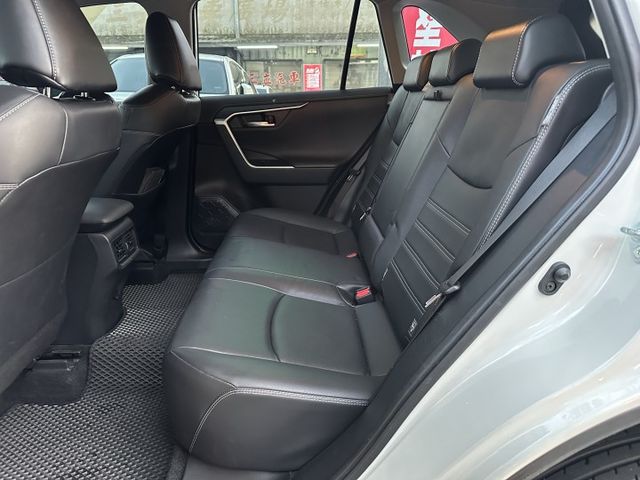 旗艦版! ACC跟車 電動椅 電尾門 CarPlay 360度全車環景 全程原廠保養 內容有詳細照片  第8張相片