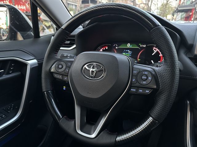 旗艦版! ACC跟車 電動椅 電尾門 CarPlay 360度全車環景 全程原廠保養 內容有詳細照片  第14張相片