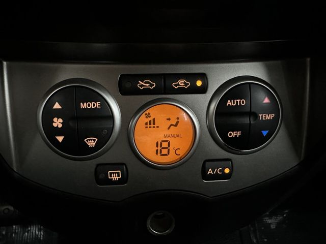 耐操神車Livina頂級 ABS防鎖死剎車系統 衛星導航 藍芽音樂 恆溫 Auto感應頭燈 內容有詳細照片  第15張相片