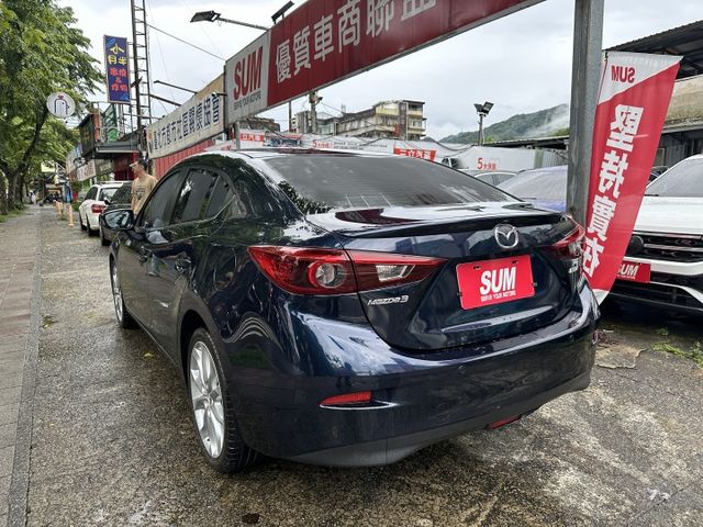 最頂級! 天窗 Hud抬頭顯示 盲點偵測 Auto感應頭燈 雙區恆溫 選配原廠導航! 內容有詳細照片  第2張相片