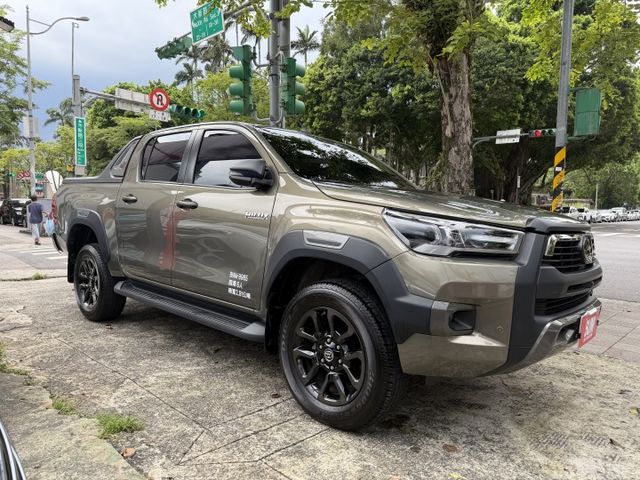 新車保固中 原廠保養 360環景 跟車系統 雙前座通風椅 柴油動力充足  第6張相片