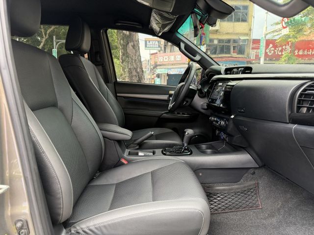 新車保固中 原廠保養 360環景 跟車系統 雙前座通風椅 柴油動力充足  第18張相片