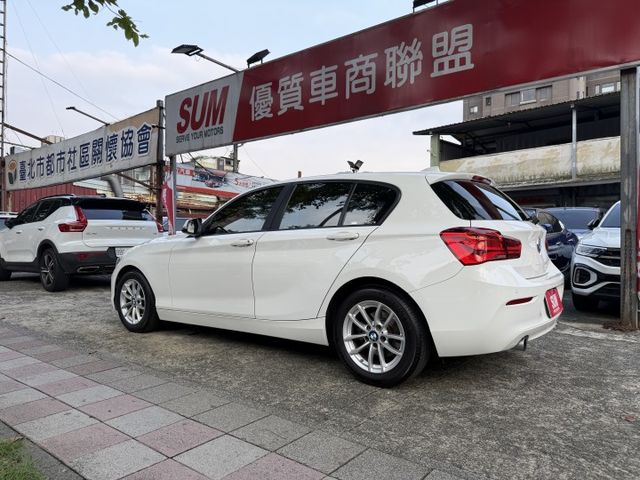 車道偏移警示 防追撞系統 雙前座電動椅 電子線傳 後座出風口 倒車攝影  第3張相片