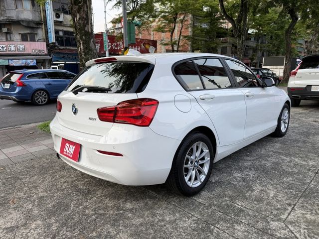 車道偏移警示 防追撞系統 雙前座電動椅 電子線傳 後座出風口 倒車攝影  第5張相片