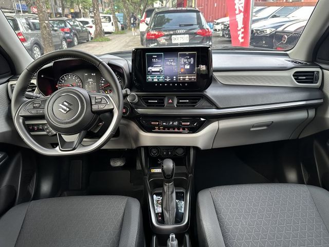 最頂級滿配! ACC跟車 360度環景系統 CarPlay 盲點偵測 hybrid 原廠保固期中 內容有詳細照片  第13張相片