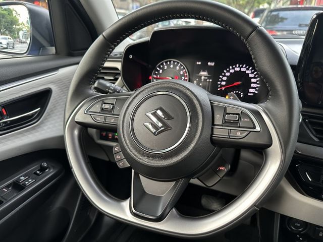 最頂級滿配! ACC跟車 360度環景系統 CarPlay 盲點偵測 hybrid 原廠保固期中 內容有詳細照片  第14張相片