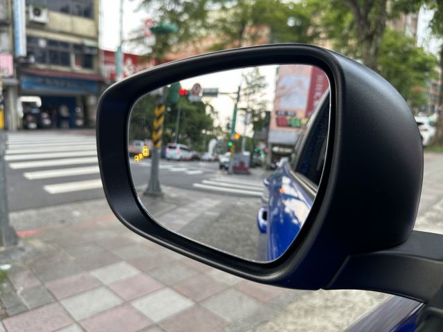 最頂級滿配! ACC跟車 360度環景系統 CarPlay 盲點偵測 hybrid 原廠保固期中 內容有詳細照片  第15張相片