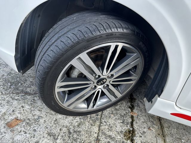最頂級GT-LINE版 全程原廠保養 Auto感應頭燈 定速巡航 盲點偵測 qi無線充電 內容有詳細照片  第7張相片