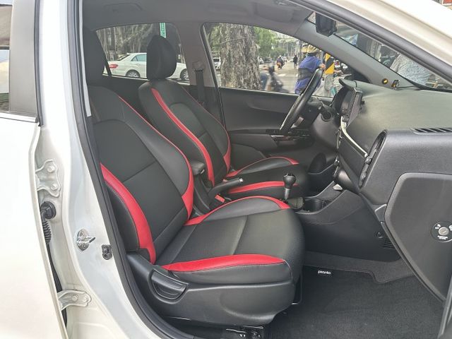 最頂級GT-LINE版 全程原廠保養 Auto感應頭燈 定速巡航 盲點偵測 qi無線充電 內容有詳細照片  第12張相片