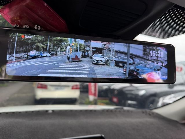 X版 Mk4.5小改款 僅跑兩萬 原廠保固中! 雙區恆溫 ACC全速域跟車 CarPlay 內容有詳細照片  第9張相片