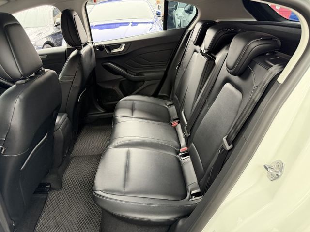 X版 Mk4.5小改款 僅跑兩萬 原廠保固中! 雙區恆溫 ACC全速域跟車 CarPlay 內容有詳細照片  第12張相片