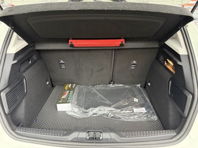 X版 Mk4.5小改款 僅跑兩萬 原廠保固中! 雙區恆溫 ACC全速域跟車 CarPlay 內容有詳細照片  第13張相片