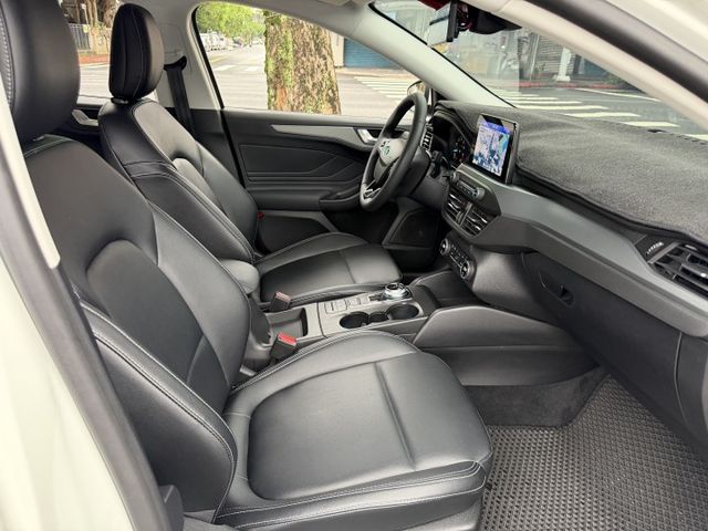 X版 Mk4.5小改款 僅跑兩萬 原廠保固中! 雙區恆溫 ACC全速域跟車 CarPlay 內容有詳細照片  第17張相片