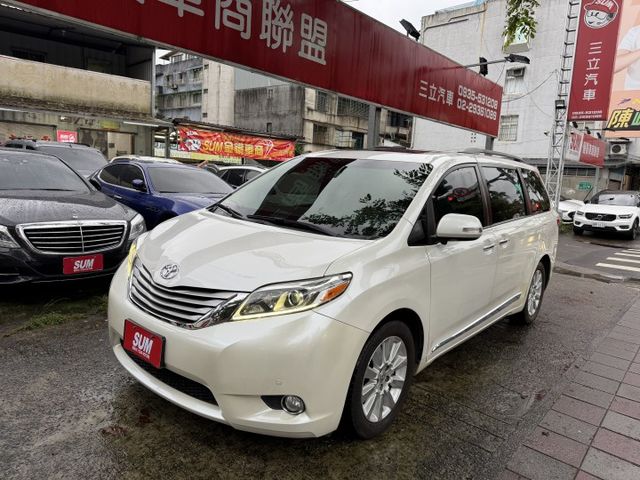 最頂級LIMITED 全台唯一AWD! 雙電動滑門 雙電動椅 JBL環繞音響 原廠保養 內容有詳細照片  第1張相片