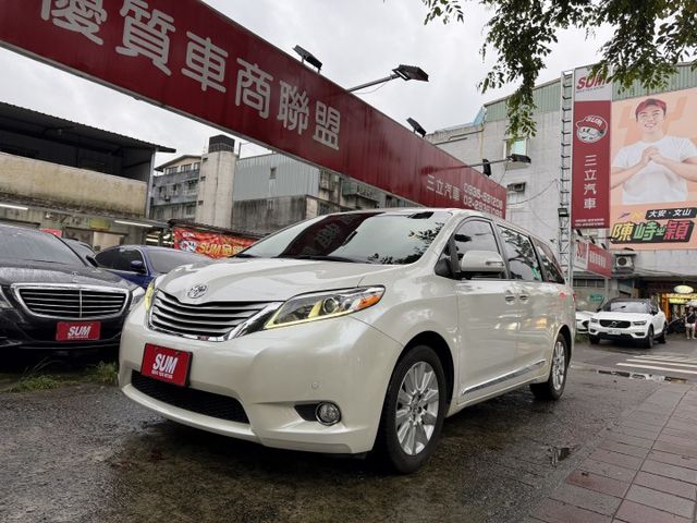 最頂級LIMITED 全台唯一AWD! 雙電動滑門 雙電動椅 JBL環繞音響 原廠保養 內容有詳細照片  第2張相片