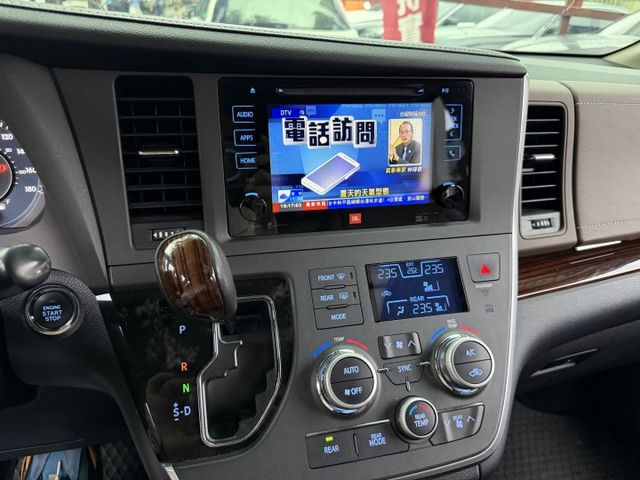 最頂級LIMITED 全台唯一AWD! 雙電動滑門 雙電動椅 JBL環繞音響 原廠保養 內容有詳細照片  第14張相片