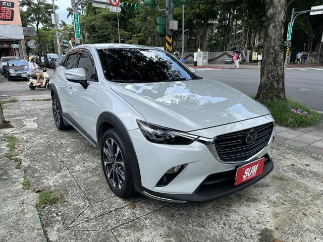 小改款! ACC全速域跟車 電子手剎車 盲點偵測 CarPlay 旗艦款  享五大保固! 內容有詳細照片  第4張相片
