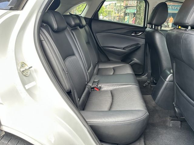 小改款! ACC全速域跟車 電子手剎車 盲點偵測 CarPlay 旗艦款  享五大保固! 內容有詳細照片  第11張相片