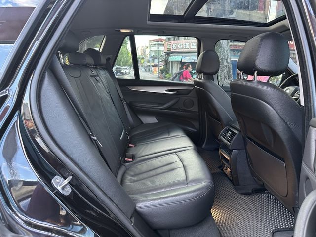XDrive25d 總代理 全景天窗 雙電動椅 電動尾門 電子手剎車 AutoHold 內容有詳細照片  第9張相片