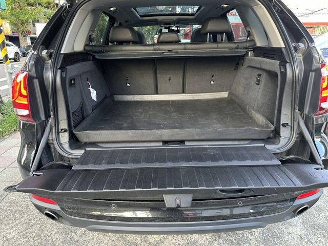 XDrive25d 總代理 全景天窗 雙電動椅 電動尾門 電子手剎車 AutoHold 內容有詳細照片  第11張相片