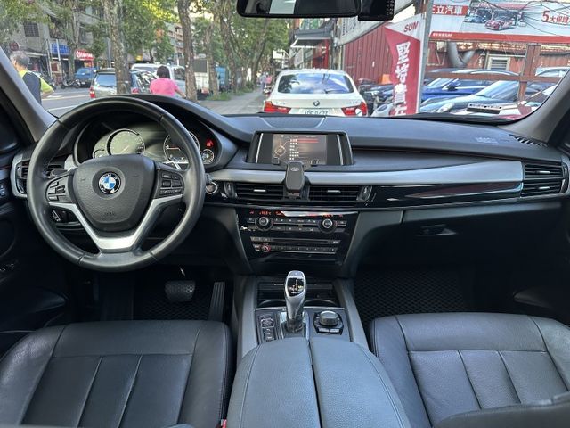 XDrive25d 總代理 全景天窗 雙電動椅 電動尾門 電子手剎車 AutoHold 內容有詳細照片  第15張相片