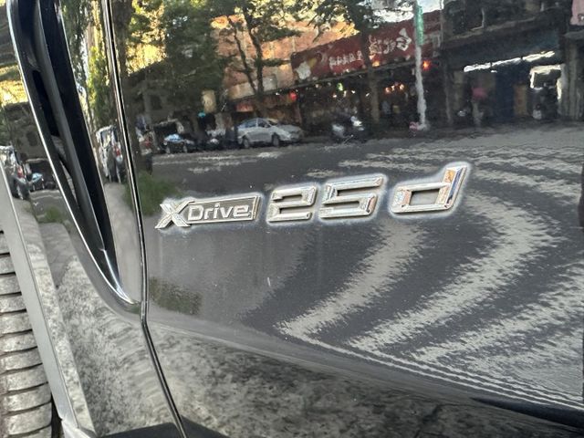 XDrive25d 總代理 全景天窗 雙電動椅 電動尾門 電子手剎車 AutoHold 內容有詳細照片  第19張相片