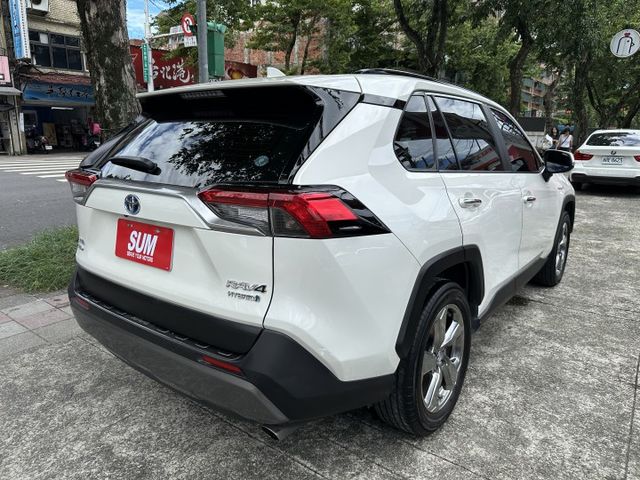 最頂級4WD! 2.5油電Hybrid 全景天窗 通風座椅 ACC跟車 CarPlay 環景系統 內容有詳細照片  第3張相片
