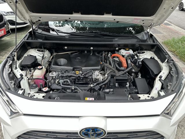 最頂級4WD! 2.5油電Hybrid 全景天窗 通風座椅 ACC跟車 CarPlay 環景系統 內容有詳細照片  第5張相片