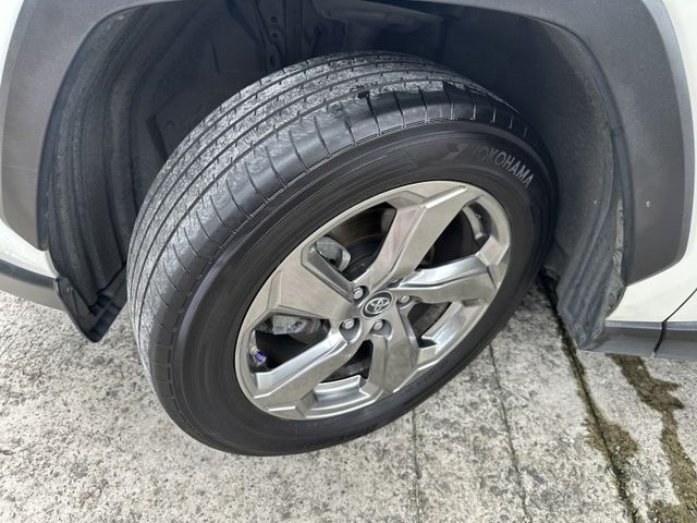 最頂級4WD! 2.5油電Hybrid 全景天窗 通風座椅 ACC跟車 CarPlay 環景系統 內容有詳細照片  第6張相片