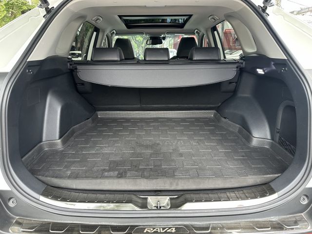最頂級4WD! 2.5油電Hybrid 全景天窗 通風座椅 ACC跟車 CarPlay 環景系統 內容有詳細照片  第7張相片