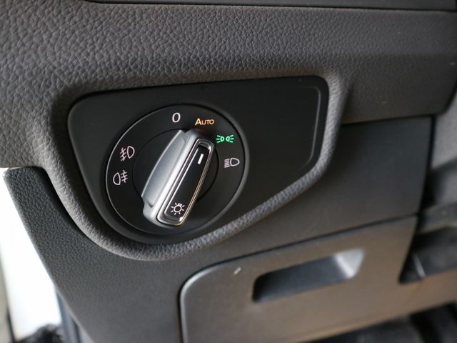 里程履約保證僅跑4萬 改款全新造型 三區恆溫 ACC 衛星導航 倒車顯影 自動頭燈 CARPLAY i-Key 斜坡起步  第7張相片