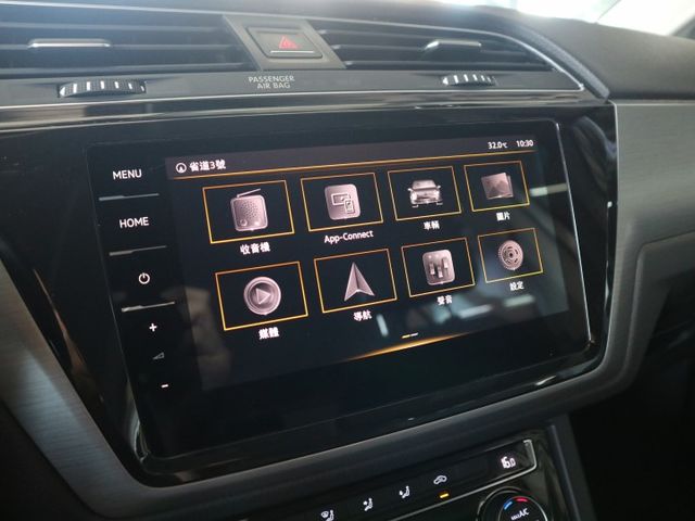 里程履約保證僅跑4萬 改款全新造型 三區恆溫 ACC 衛星導航 倒車顯影 自動頭燈 CARPLAY i-Key 斜坡起步  第12張相片