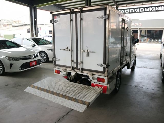 里程履約保證 冷藏箱-5度 升降尾門 行車紀錄器 倒車顯影 冷暖空調 霧燈 皮椅 胎壓偵測 賺錢載貨最佳好幫手 絕佳車況  第5張相片