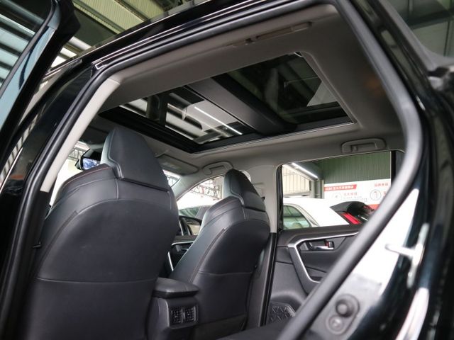 里程履約保證僅跑6萬 最頂級ADVENTURE版 4WD 全景天窗 電動尾門 電動座椅 換檔撥片 環景 陡坡緩降 iK  第17張相片