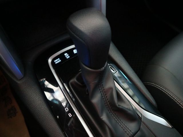 里程履約保證僅跑3萬 油電豪華版 原廠保固中 i-Key 倒車顯影 ACC 前後行車紀錄器 恆溫 後出風口 車道偏離  第16張相片