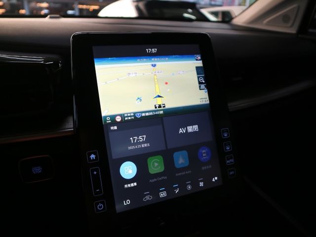 里程履約保證僅跑1萬 旗艦版原廠保固中 電動座椅 全景天窗 盲點 ACC 車道偏離 衛星導航 LED頭燈/日行燈/尾燈  第14張相片