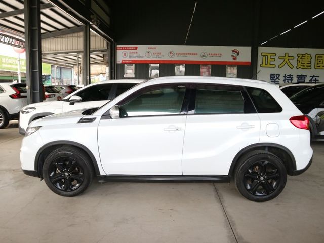 里程履約保證 最頂級渦輪4WD 換檔撥片 LED頭燈 陡坡緩降 行車紀錄器 衛星導航 i-Key 循跡防滑 自動頭燈  第3張相片