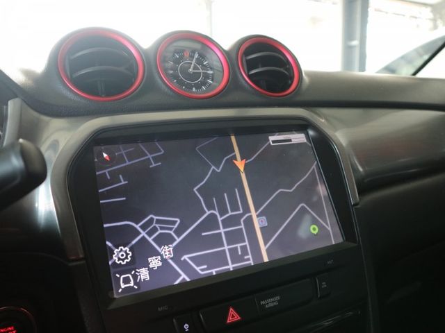 里程履約保證 最頂級渦輪4WD 換檔撥片 LED頭燈 陡坡緩降 行車紀錄器 衛星導航 i-Key 循跡防滑 自動頭燈  第14張相片