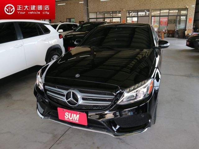 里程履約保證 AMG 全景天窗 i-Key 電動座椅 柏林之音 盲點偵測 倒車顯影 換檔撥片 LED頭燈/尾燈/日行燈  第1張相片