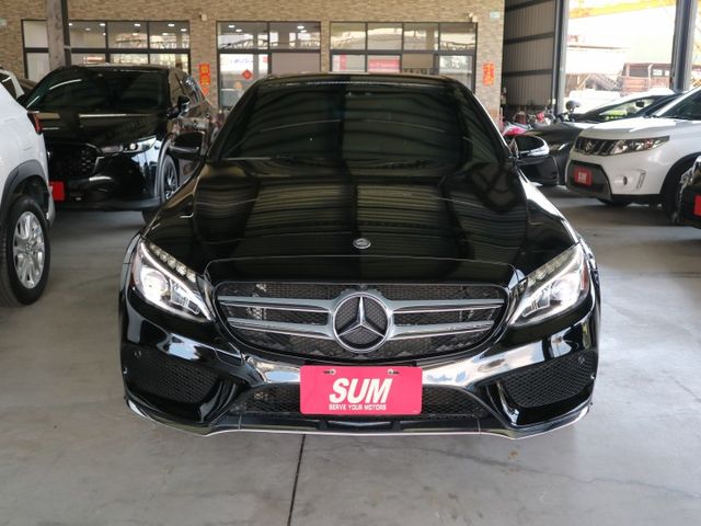 里程履約保證 AMG 全景天窗 i-Key 電動座椅 柏林之音 盲點偵測 倒車顯影 換檔撥片 LED頭燈/尾燈/日行燈  第6張相片