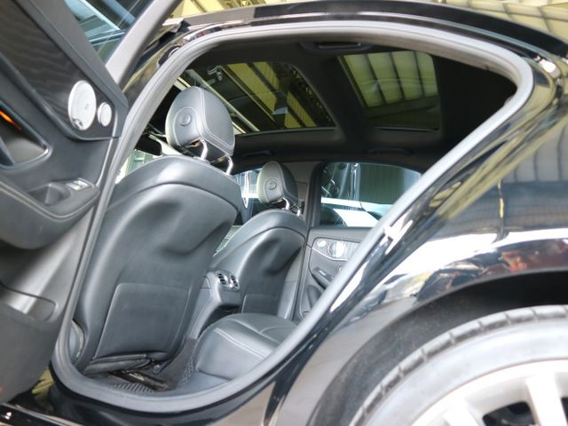 里程履約保證 AMG 全景天窗 i-Key 電動座椅 柏林之音 盲點偵測 倒車顯影 換檔撥片 LED頭燈/尾燈/日行燈  第17張相片