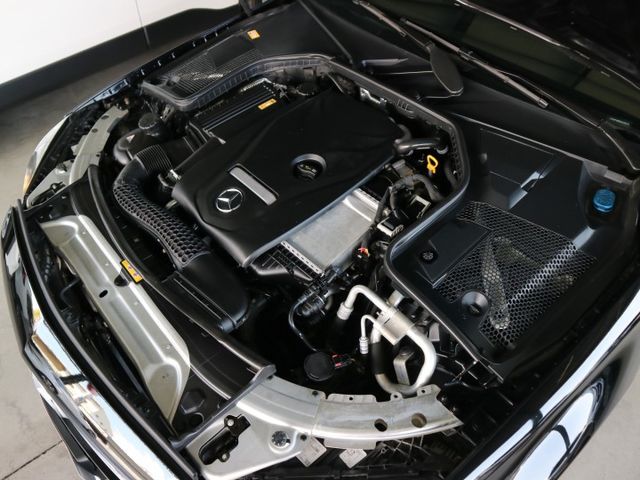 里程履約保證 AMG 全景天窗 i-Key 電動座椅 柏林之音 盲點偵測 倒車顯影 換檔撥片 LED頭燈/尾燈/日行燈  第20張相片