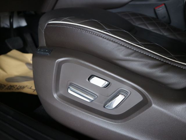 里程履約保證僅跑4萬 七人座旗艦版AWD 換檔撥片 BOSE音響 CARPLAY 三區恆溫 電動尾門/天窗/座椅 抬顯  第9張相片