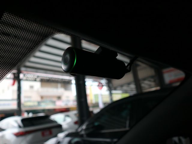 里程履約保證僅跑4萬 七人座旗艦版AWD 換檔撥片 BOSE音響 CARPLAY 三區恆溫 電動尾門/天窗/座椅 抬顯  第16張相片
