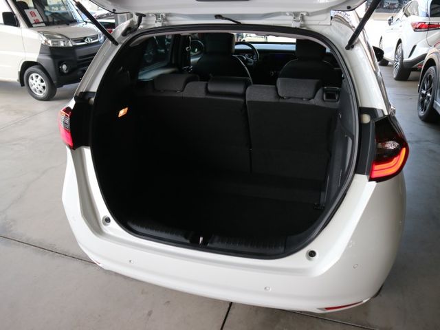 里程履約保證僅跑1萬 油電款原廠保固 盲點 車道偏離 ACC CARPLAY iKey ECO節能 LED頭燈 循跡防滑  第5張相片